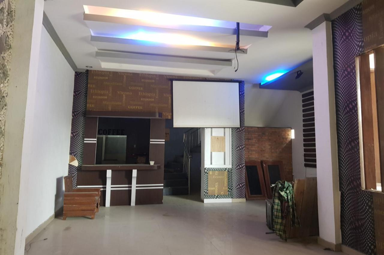 Oyo 91647 Sanina Residence Pematangsiantar Exterior photo